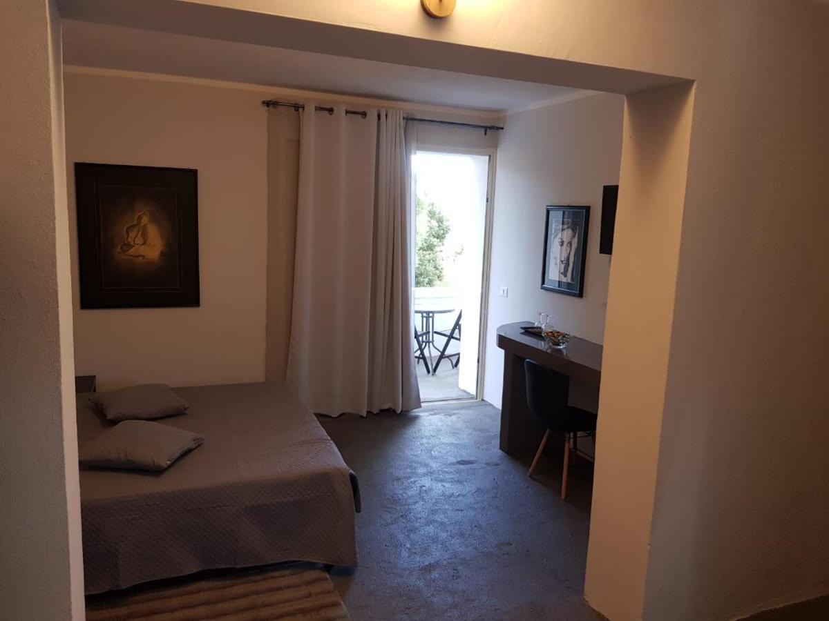 B&B Unique Art ซานตา เตเรซา กัลลูรา ภายนอก รูปภาพ
